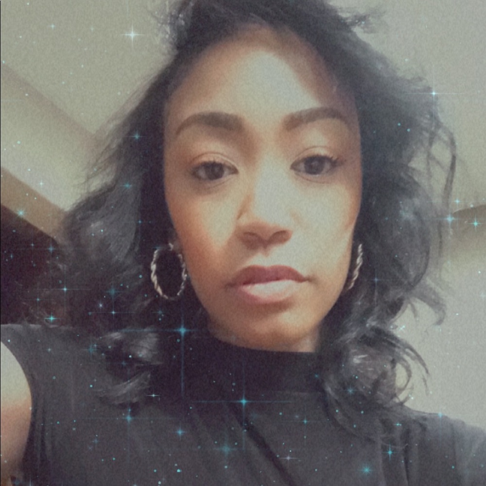 Meet your Posher, Courtney